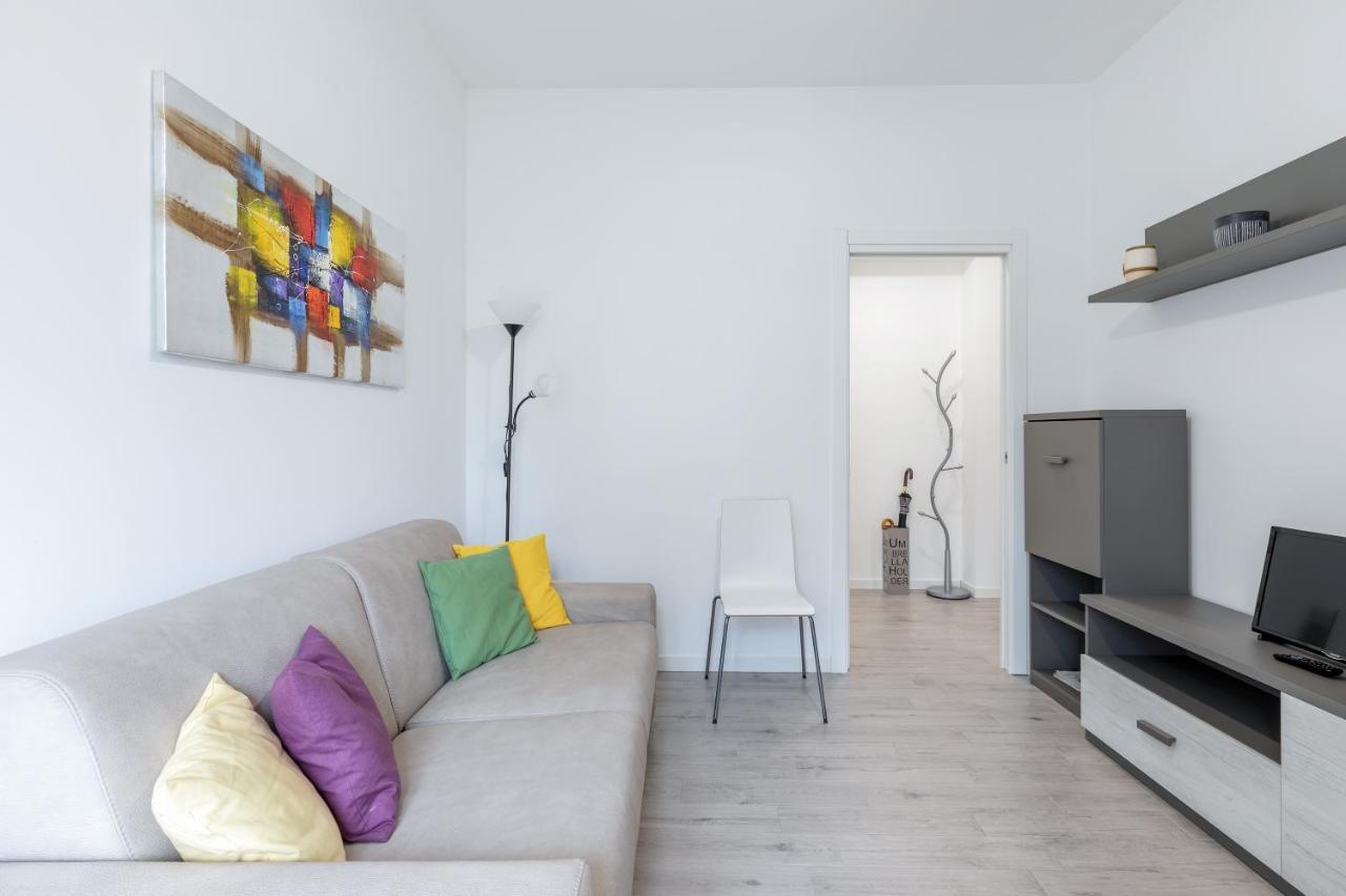 Piazza De Angeli M1 Comfortable Flat With Balcony Milan Extérieur photo