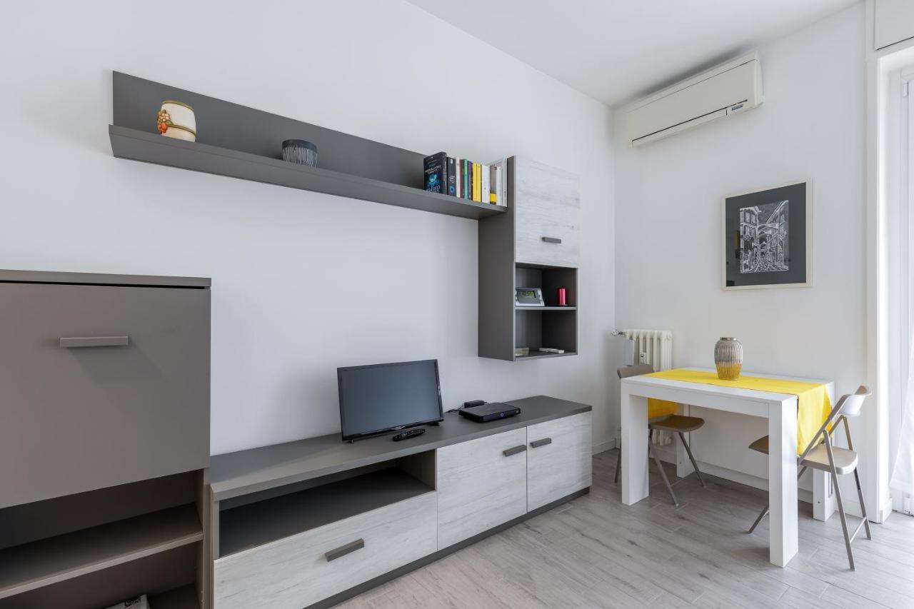 Piazza De Angeli M1 Comfortable Flat With Balcony Milan Extérieur photo