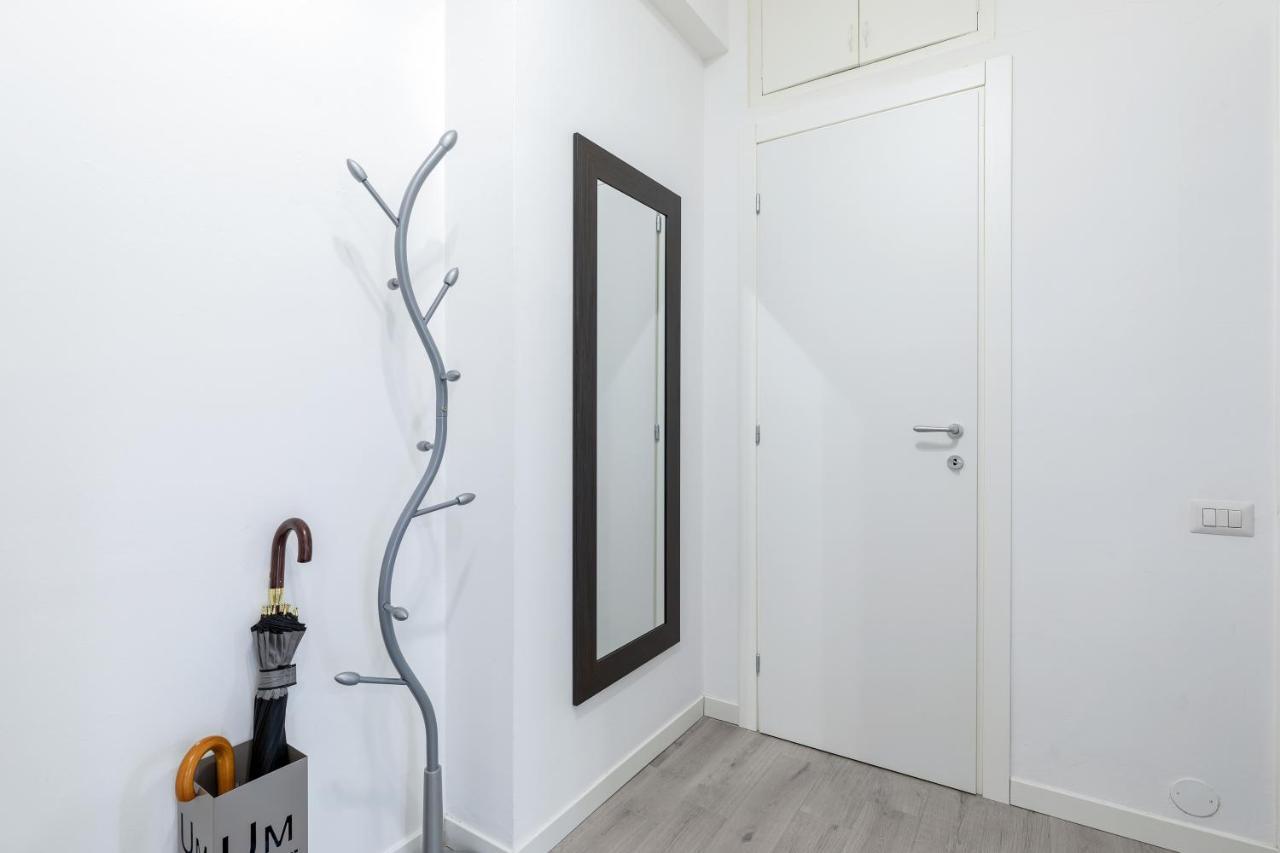 Piazza De Angeli M1 Comfortable Flat With Balcony Milan Extérieur photo