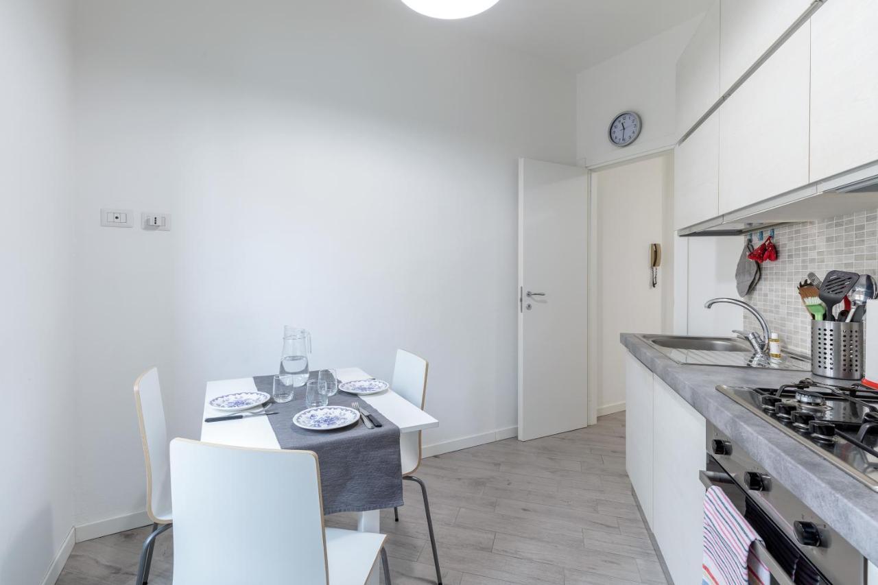 Piazza De Angeli M1 Comfortable Flat With Balcony Milan Extérieur photo